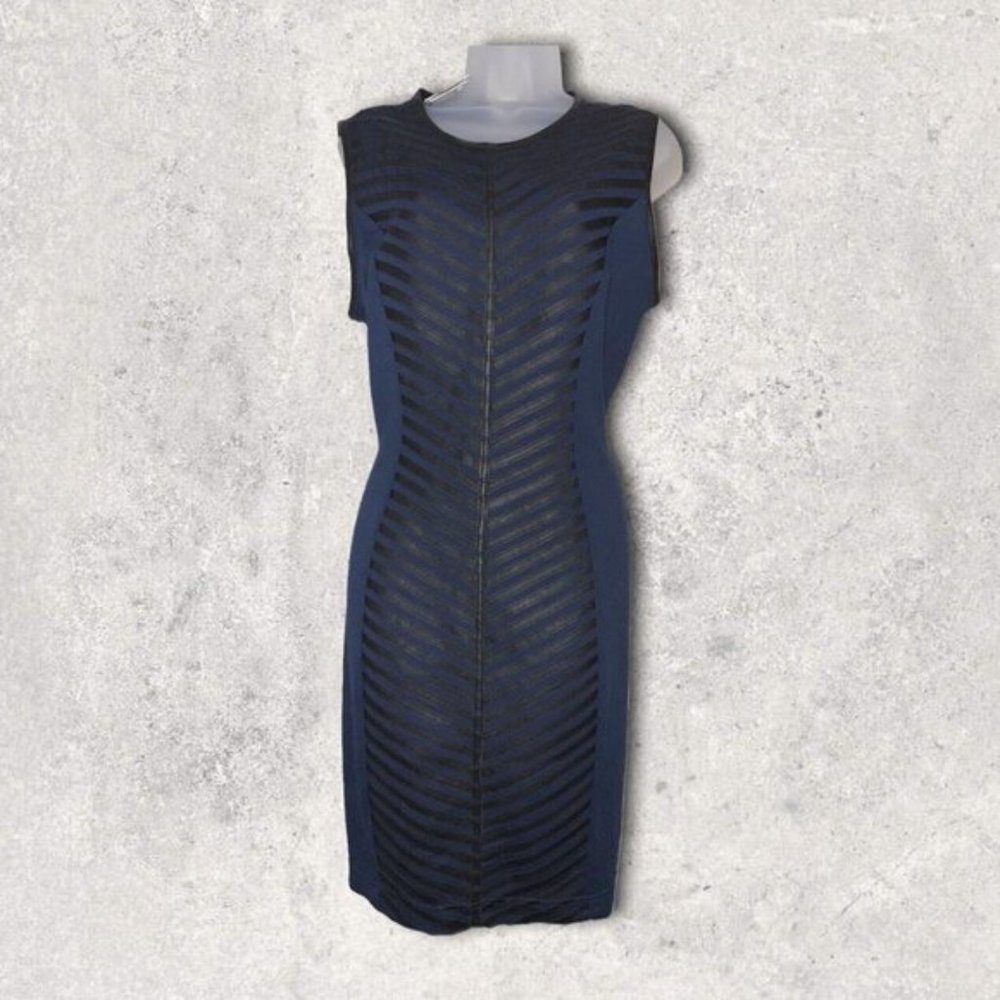 Dress - Picture 3 of 9